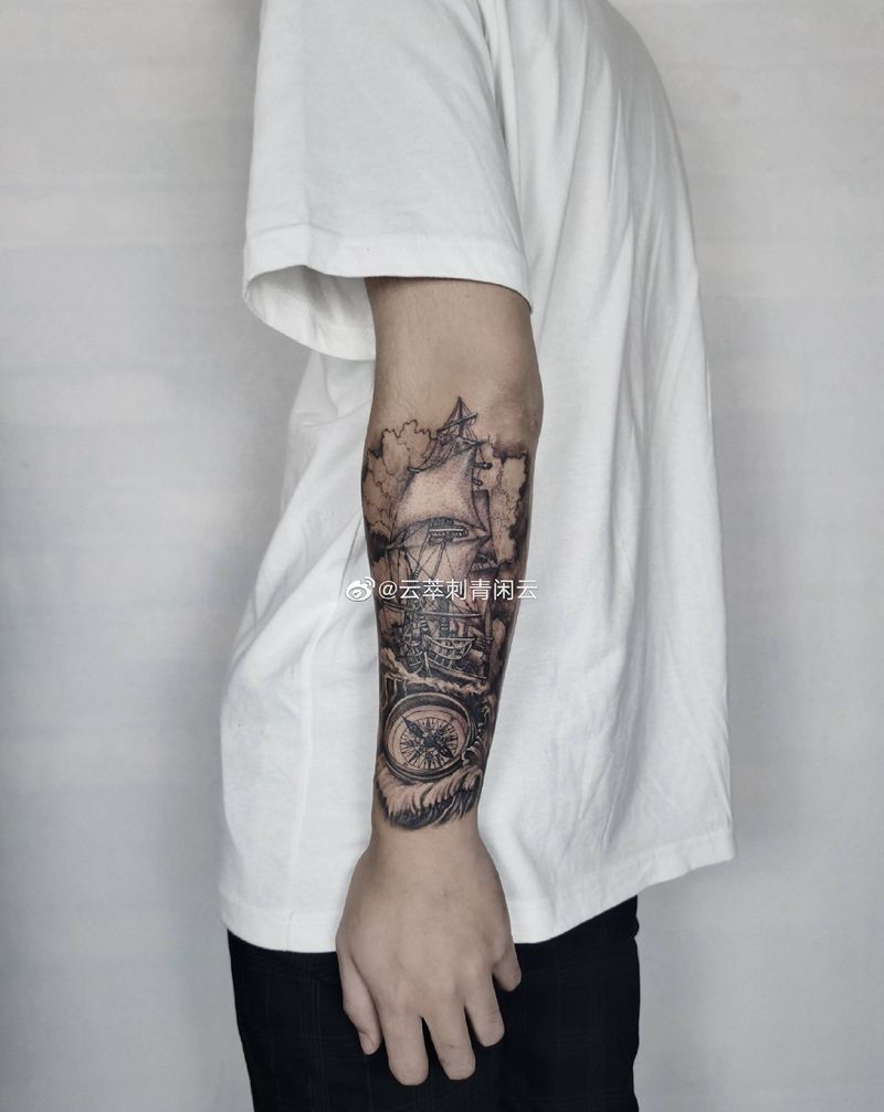 帆船指南针纹身图片_手臂欧美写实纹身图案