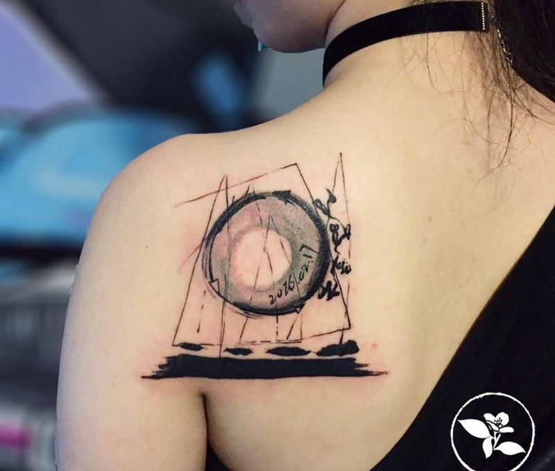 水墨时钟纹身图片