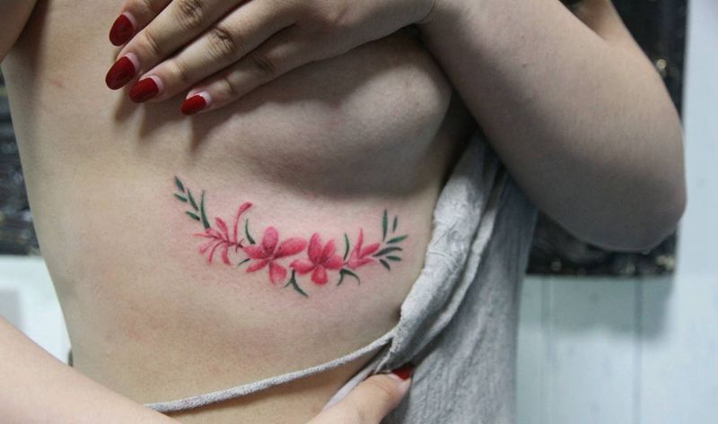 花花纹身图片_腰部清新植物成品纹身图案