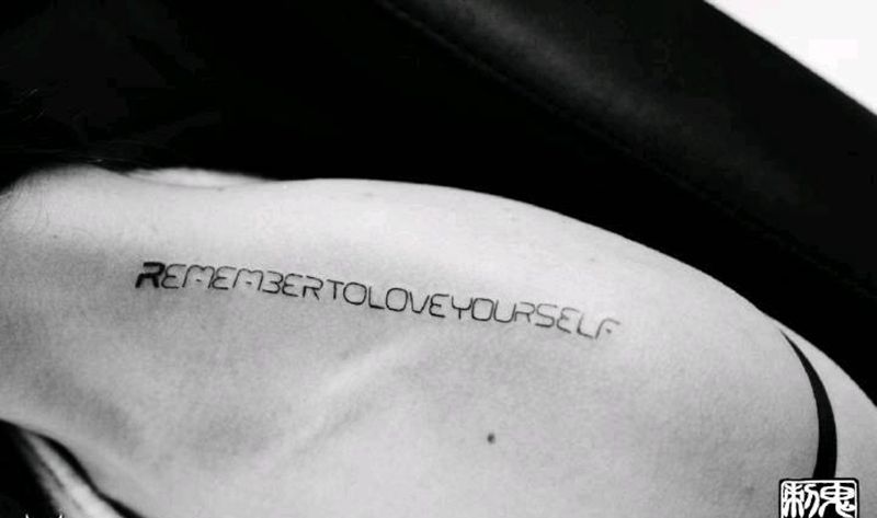 肩部英文纹身图片