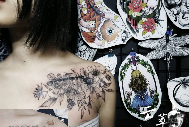 素花遮盖纹身图片_肩部纹身图案