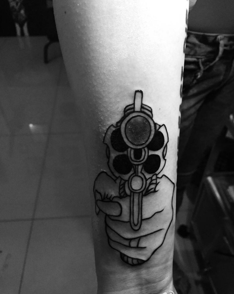 枪纹身图片_成品手臂欧美几何黑灰纹身图案