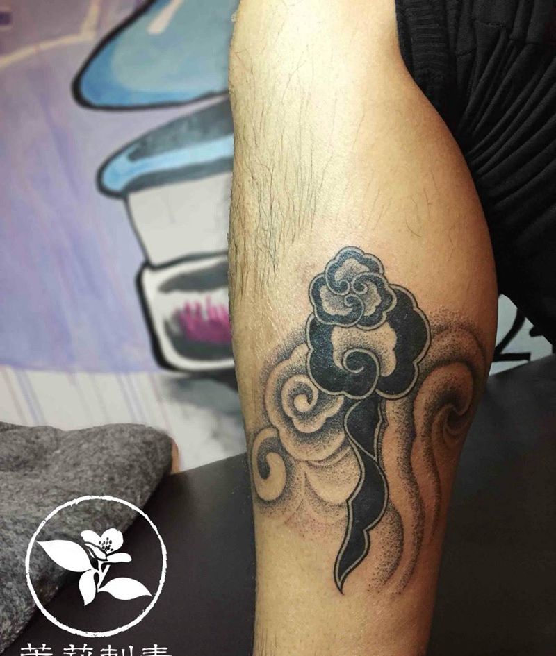 点刺祥云纹身图片_成品手稿腿部清新几何纹身图案