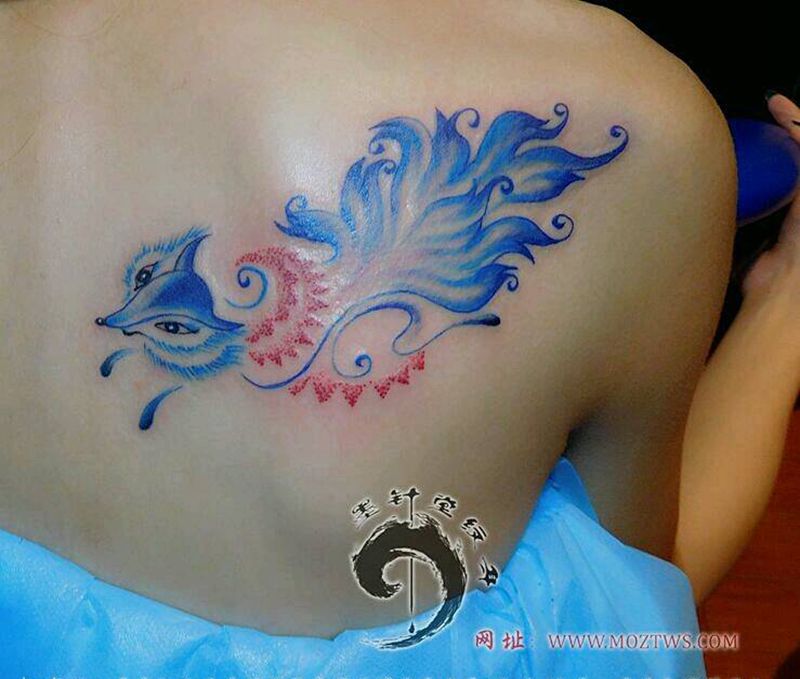 九尾狐纹身图片