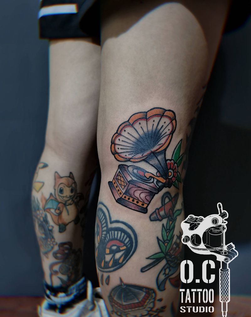 留声机纹身图片_腿部Old School纹身图案