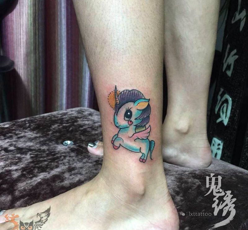 鹿纹身图片_成品腿部清新欧美动物纹身图案