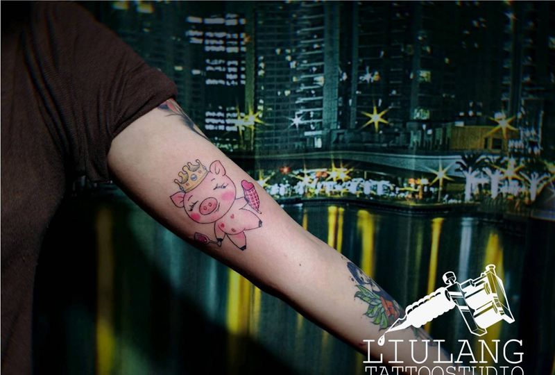 猪纹身图片_手臂纹身图案