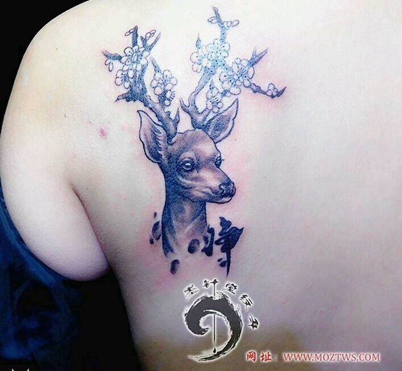梅花鹿纹身图片