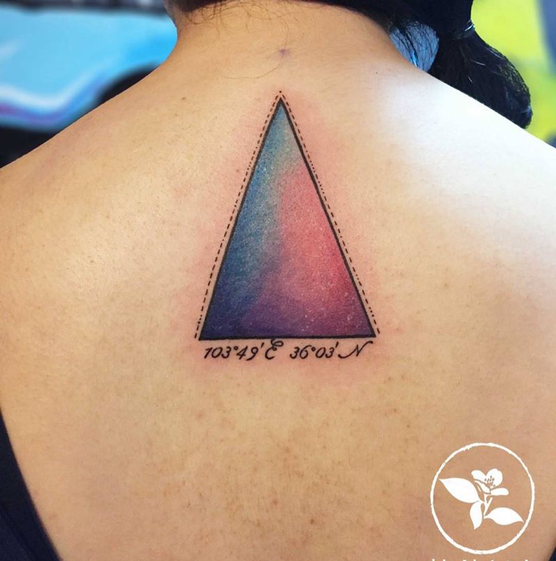 星空几何纹身图片_成品手稿背部清新几何纹身图案