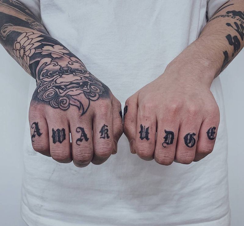 唐狮纹身图片_手部新传统老传统纹身图案