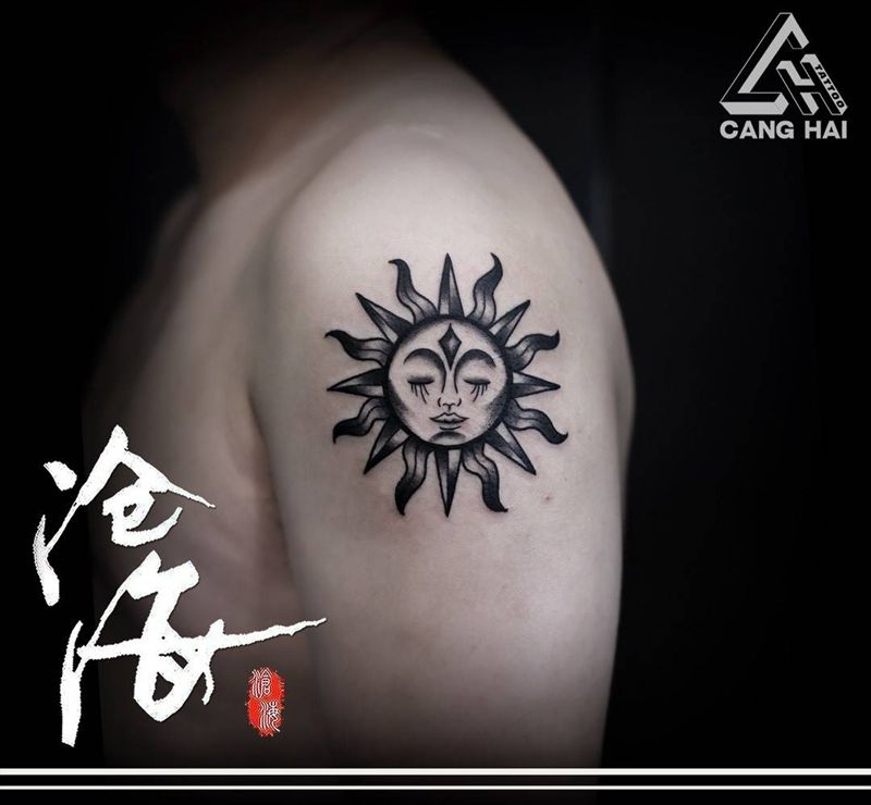 小太阳纹身图片