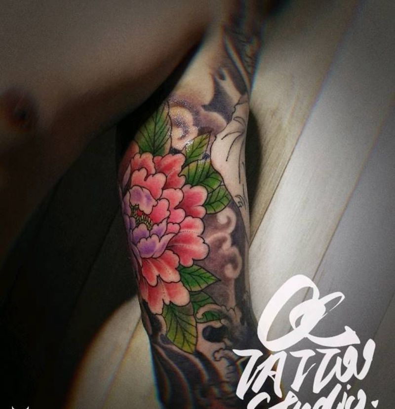 牡丹纹身图片_手臂新传统纹身图案