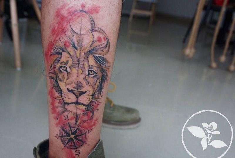 水彩狮子纹身图片