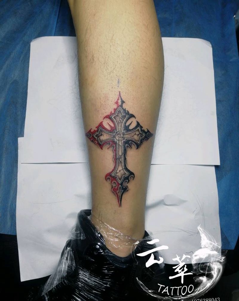 十字架纹身图片_腿部图腾纹身图案