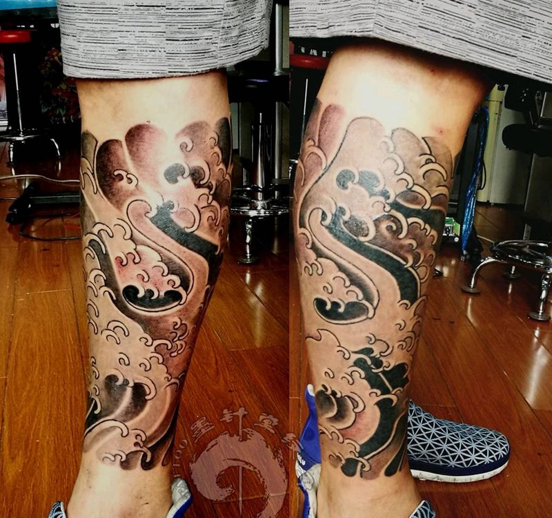 浪花纹身图片_腿部脚部老传统纹身图案