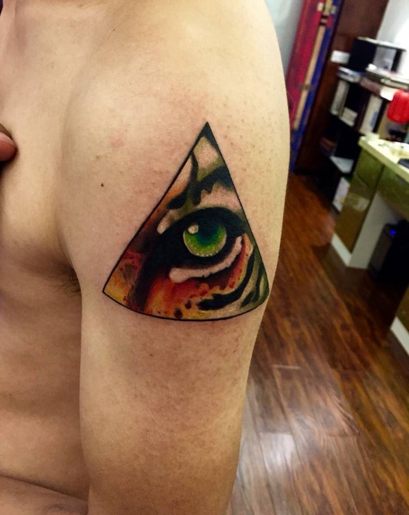 手臂，传统 彩色纹身图片