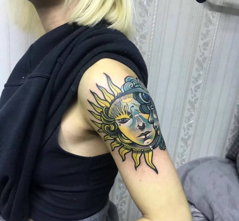 日与月纹身图片