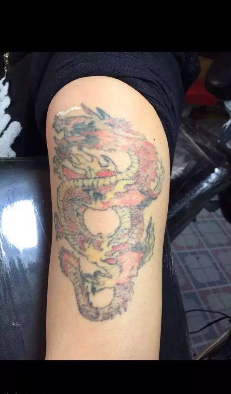 三次后效果纹身图片_臀部纹身图案