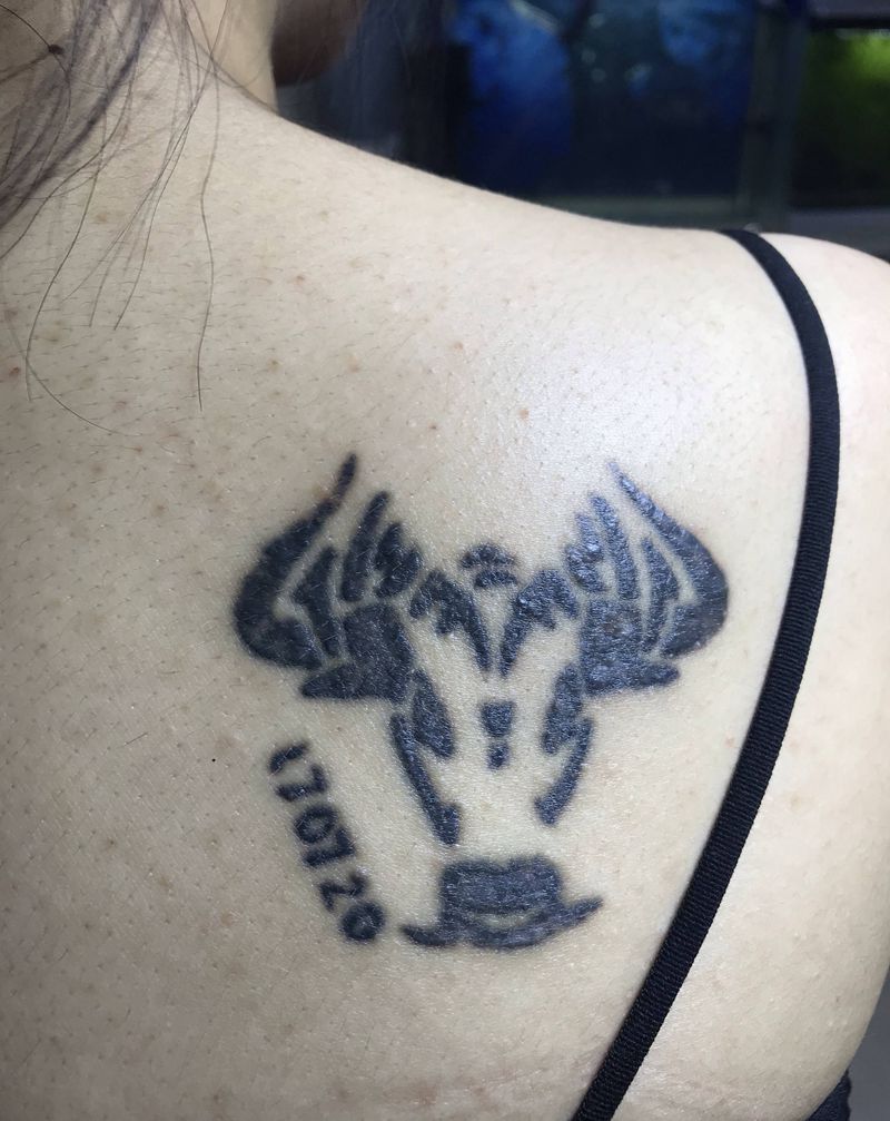 洗纹身图片_肩部纹身图案