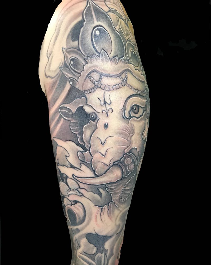 象神纹身图片_臀部纹身图案