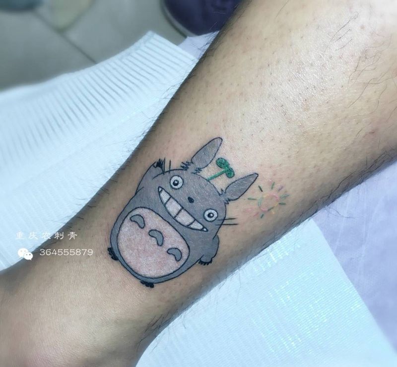 龙猫纹身图片_腿部脚部Old SchoolNew School龙猫卡通纹身图案