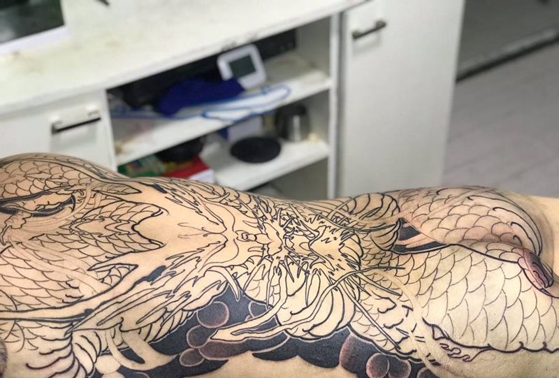 通体待续纹身图片