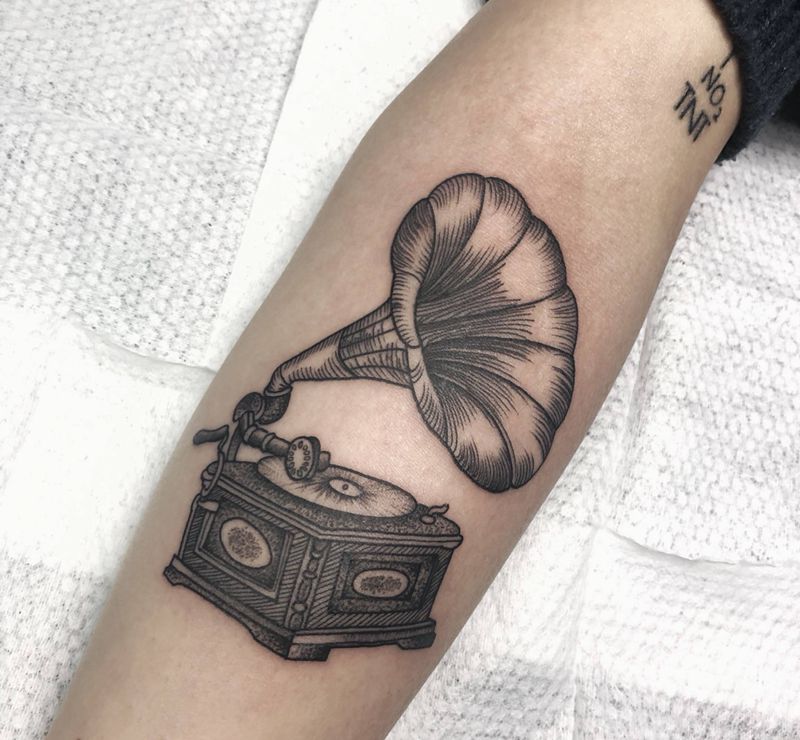 留声机纹身图片
