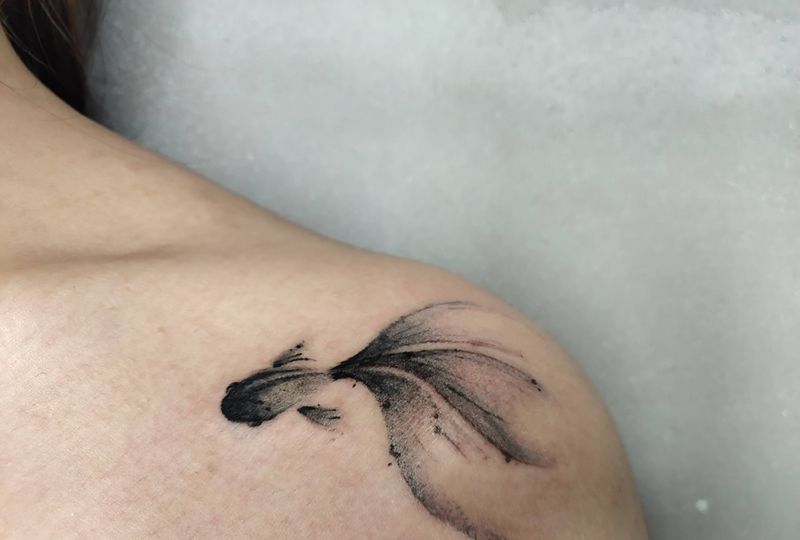 金鱼纹身图片_水墨纹身图案