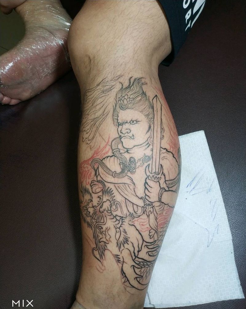 不动纹身图片_大腿纹身图案