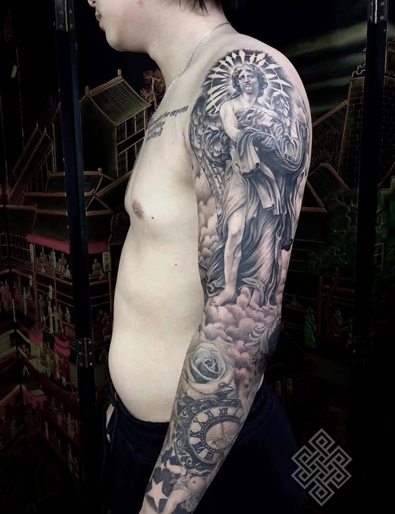 爱与和平 黑灰写实花臂纹身图片_手臂欧美写实纹身图案