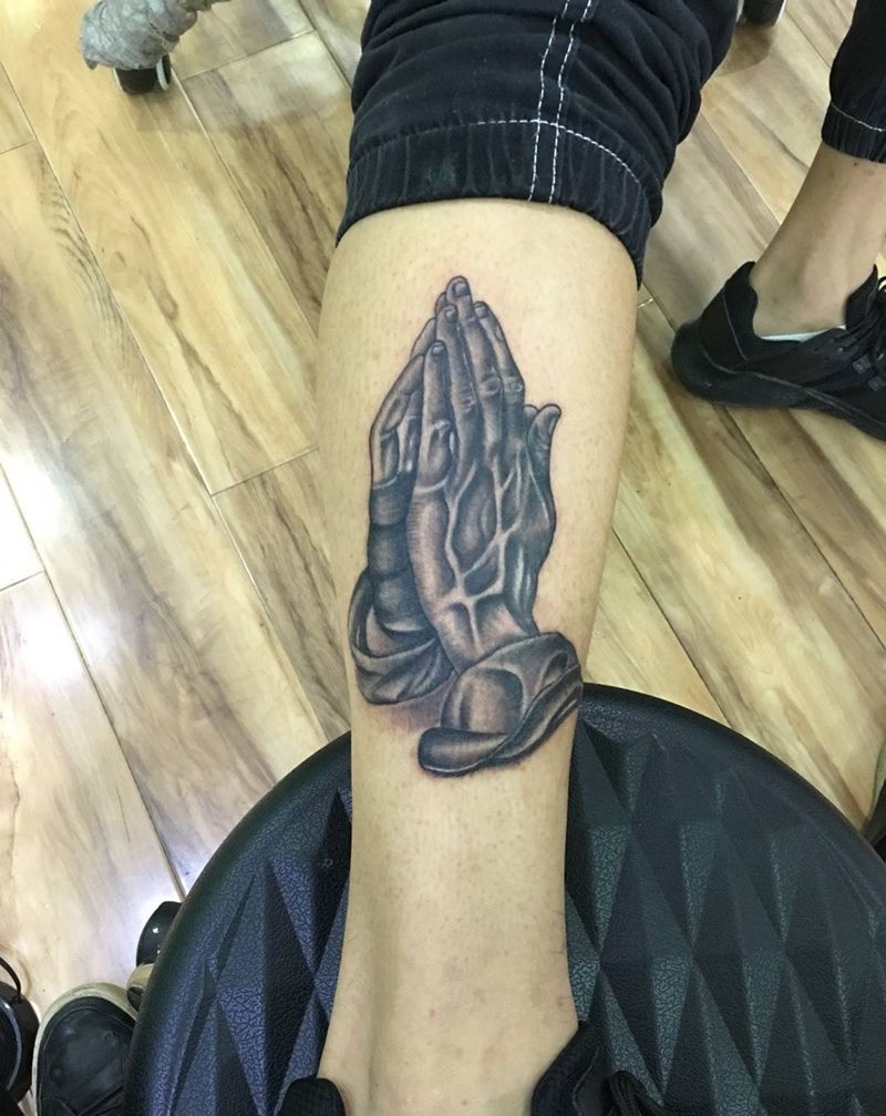 双手合十纹身图片