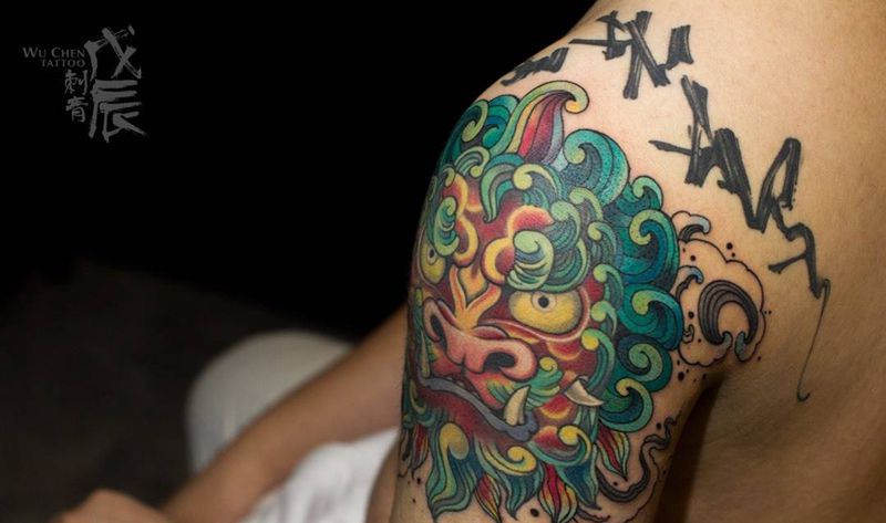 唐狮子纹身图片_成品肩部欧美传统动物重庆刺青水彩彩色唐狮子日式纹身图案