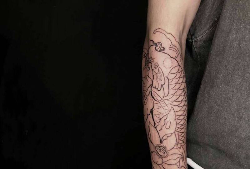 鲤鱼线条纹身图片