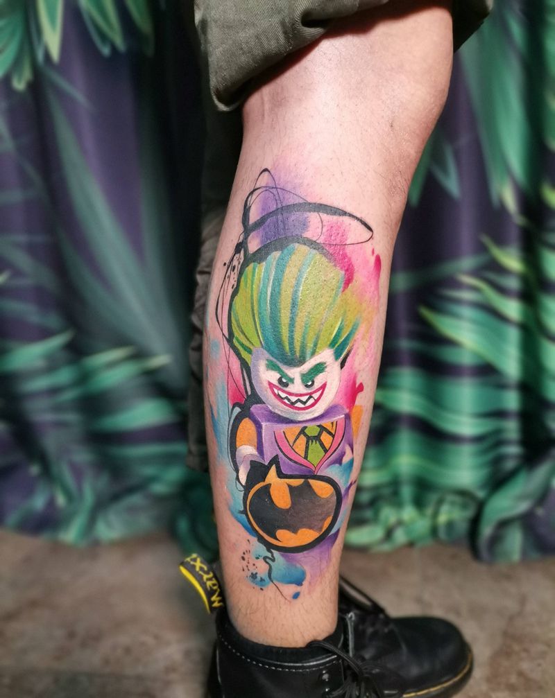 彩色乐高小丑纹身图片_腿部水彩小丑彩色水彩蝙蝠纹身图案