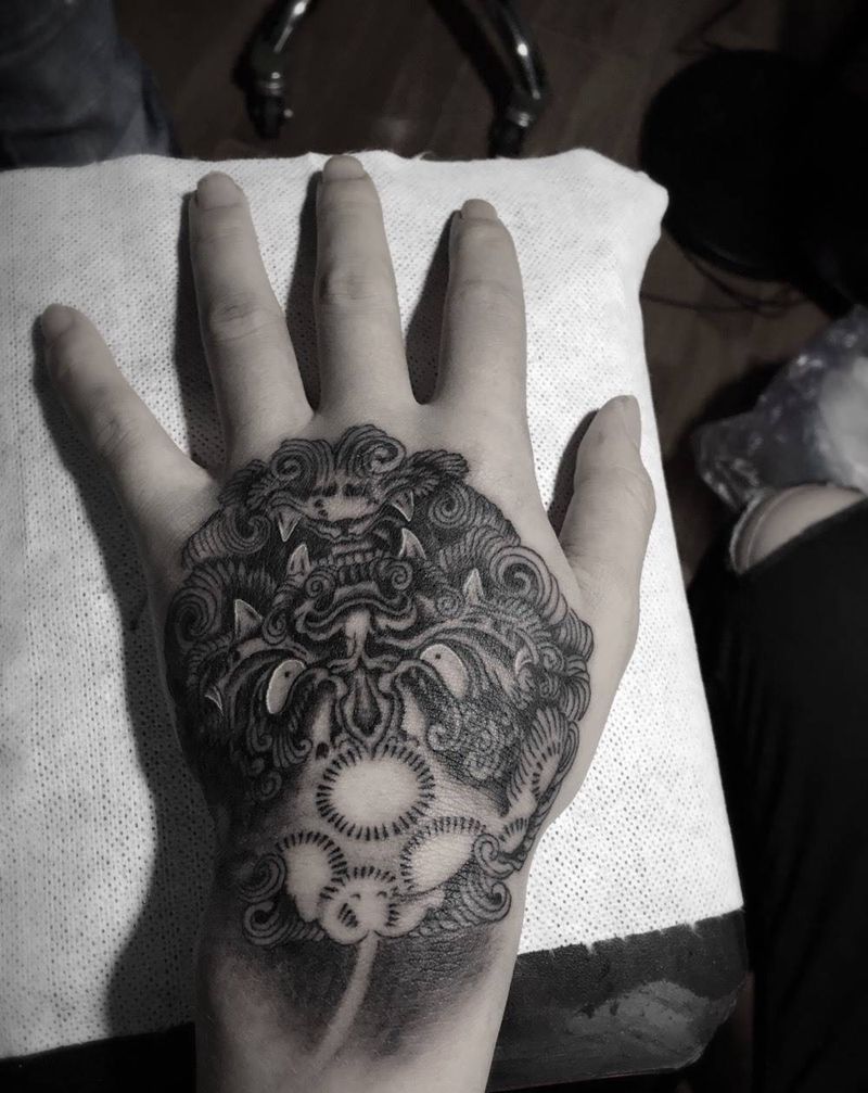 唐狮纹身图片_手部传统动物成品纹身图案