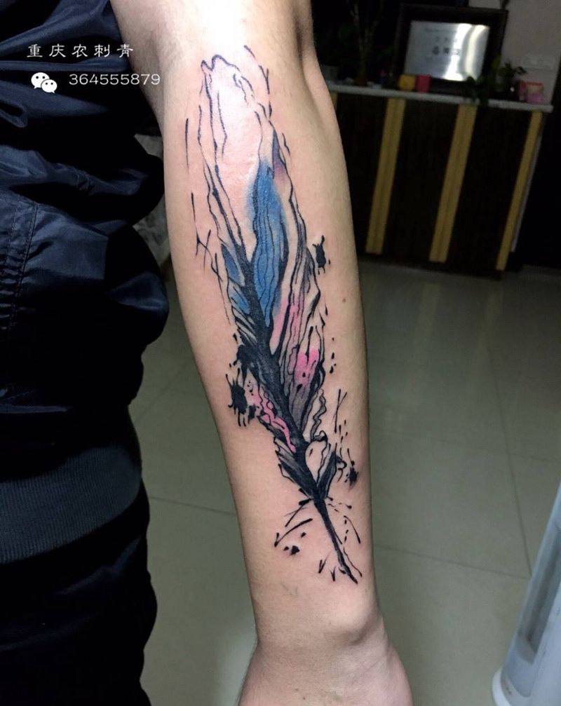 羽毛纹身图片_手部手臂水墨纹身图案