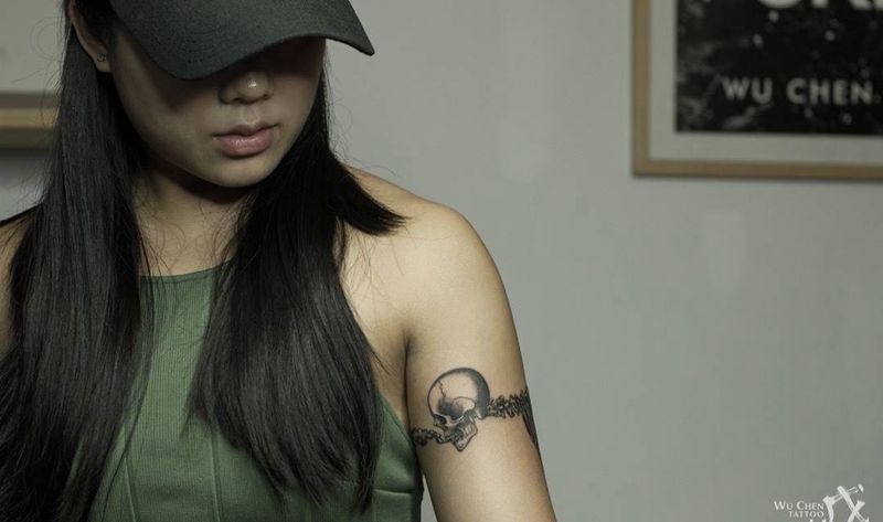 Ouroboros纹身图片_成品手臂欧美写实蛇纹身图案