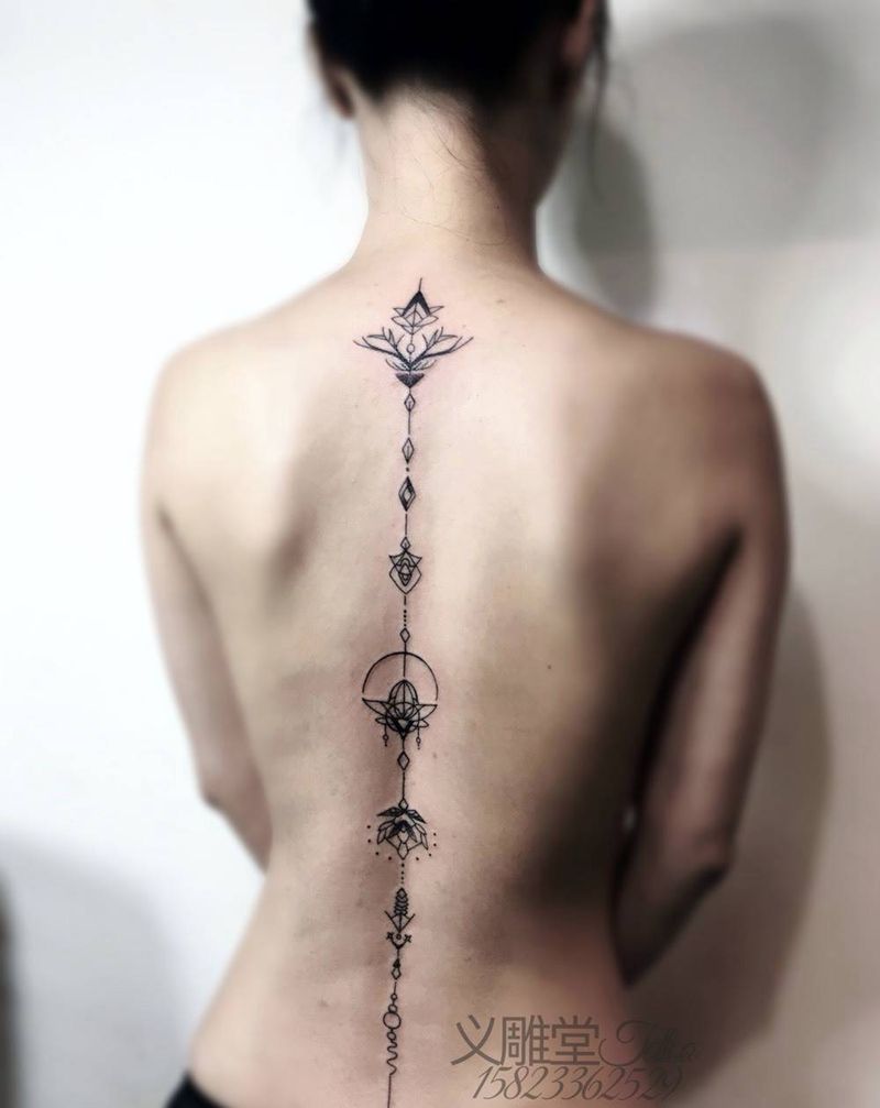 脊柱纹身纹身图片_背部清新宗教图腾重庆重庆刺青纹身图案