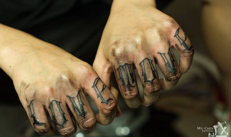 七夕纹身图片_成品手部几何字符重庆刺青手指纹身图案