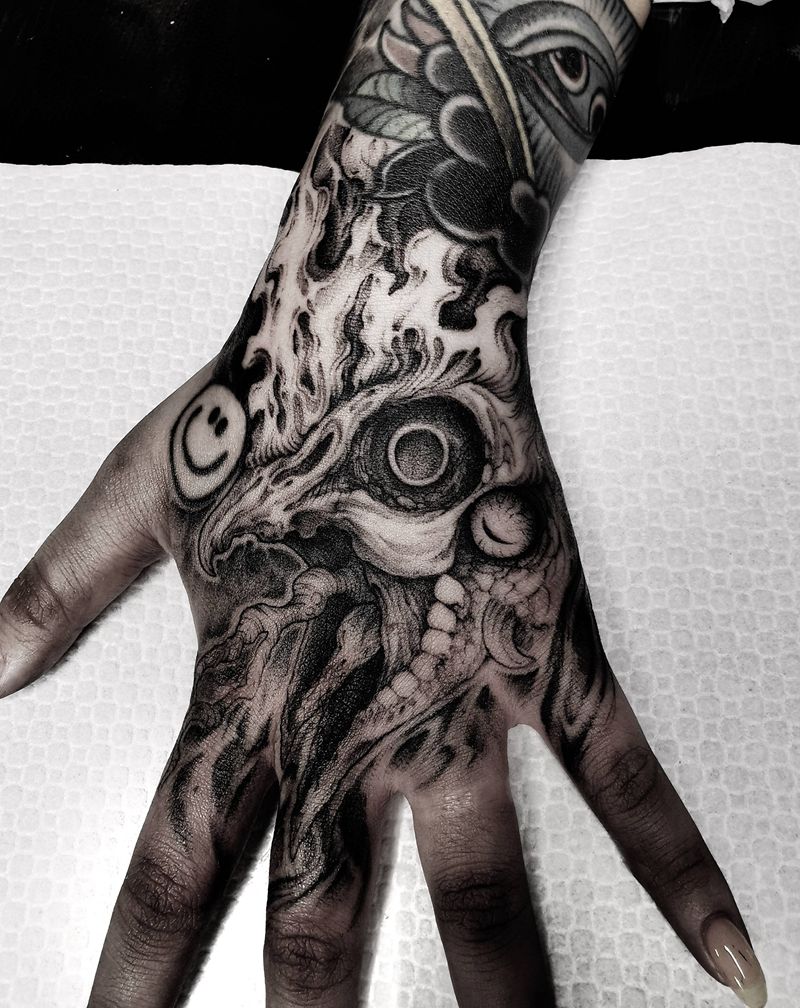 鸡公头纹身图片_手部点刺原创鸡暗黑纹身图案