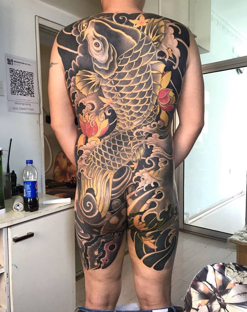 接大腿纹身图片