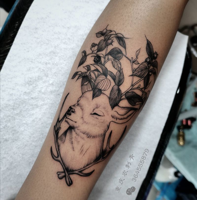 麋鹿纹身图片_手臂手部点刺动物麋鹿纹身图案