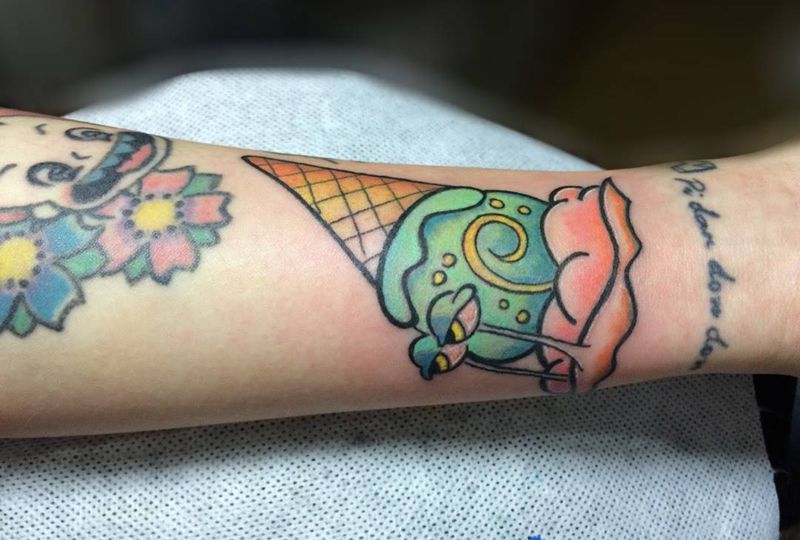 卡通纹身图片_清新腿部纹身图案