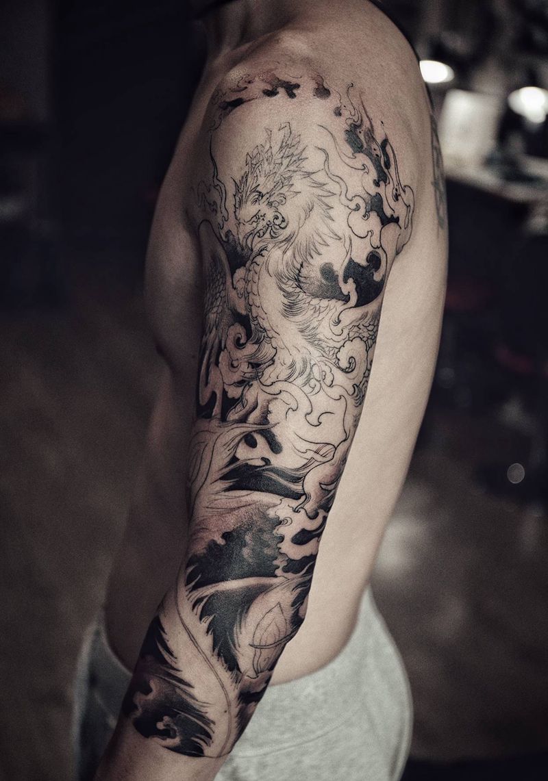 浴火凤凰纹身图片_手臂新传统纹身图案