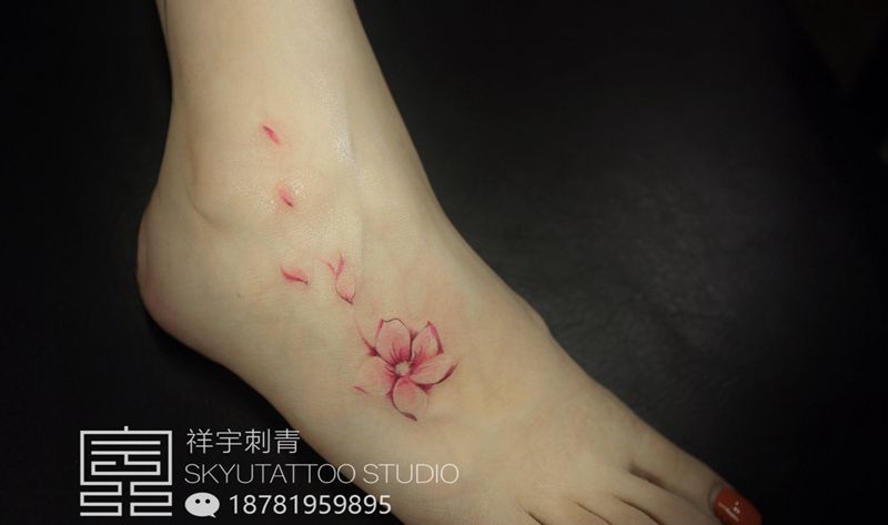 小清新纹身图片_腿部纹身图案