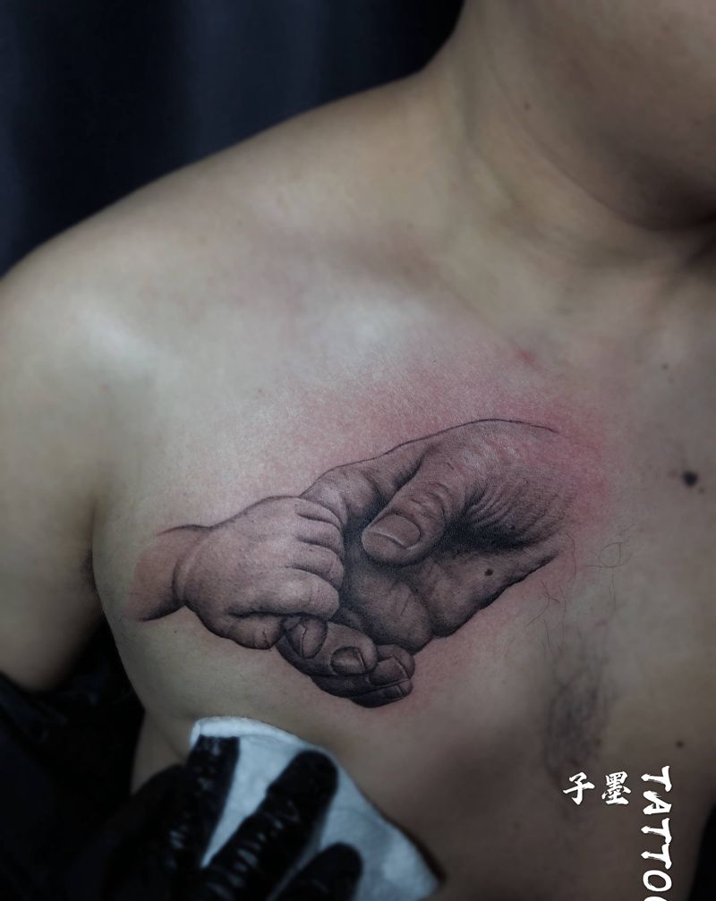 父爱纹身图片_胸部肩部欧美写实手纹身图案