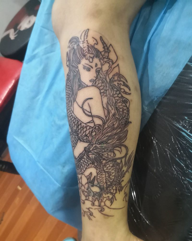 徒弟作品纹身图片_腿部纹身图案