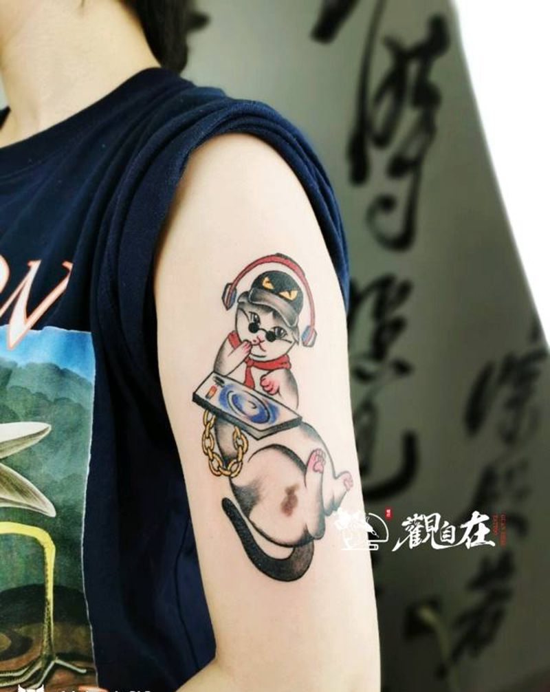 原创卡通猫纹身图片_手臂猫纹身图案