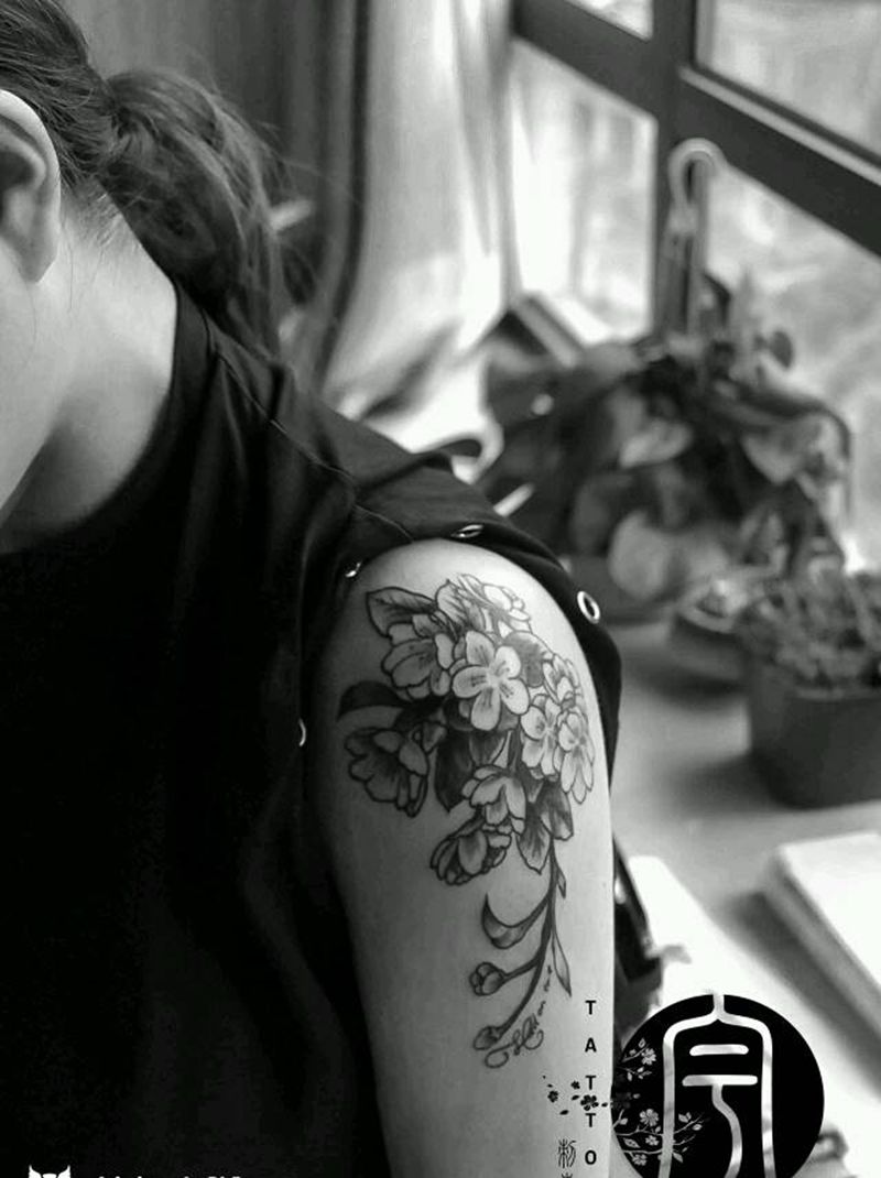 花朵纹身图片_手臂清新植物原创成品纹身图案