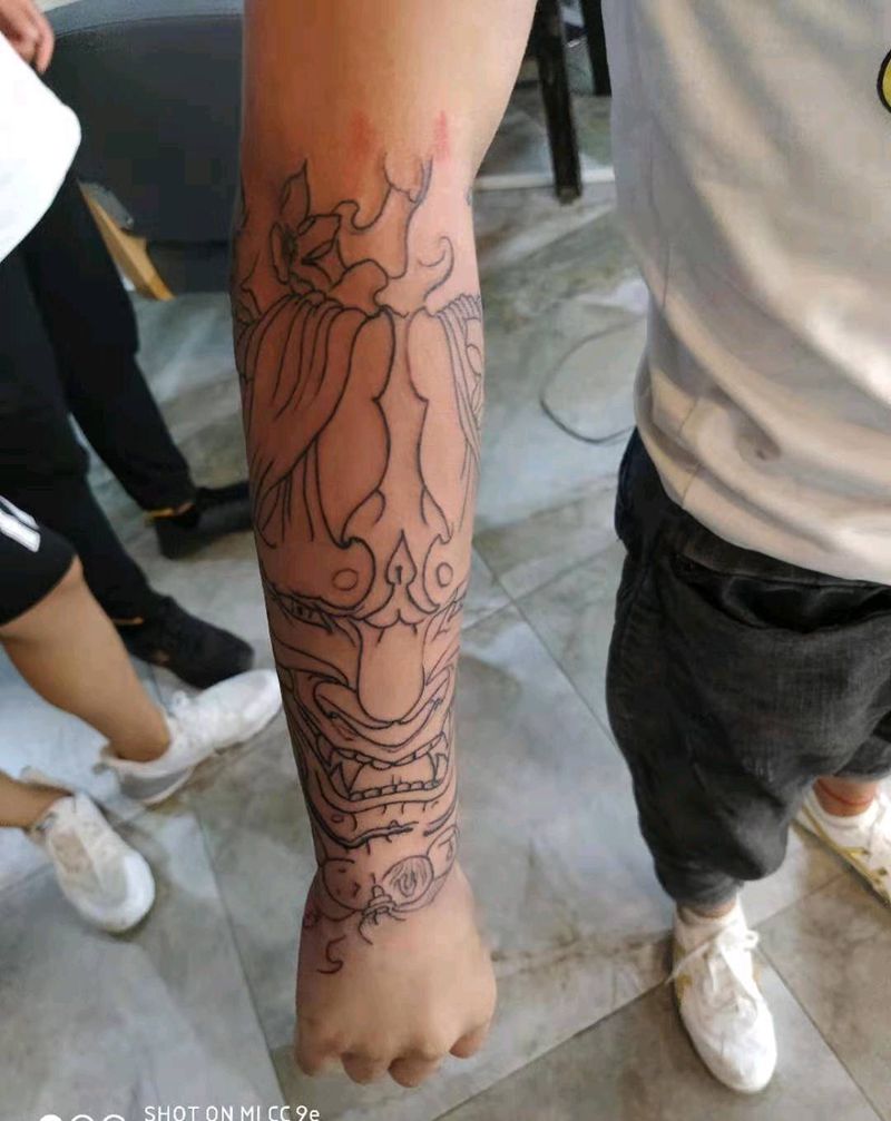 割线一个纹身图片_手臂纹身图案